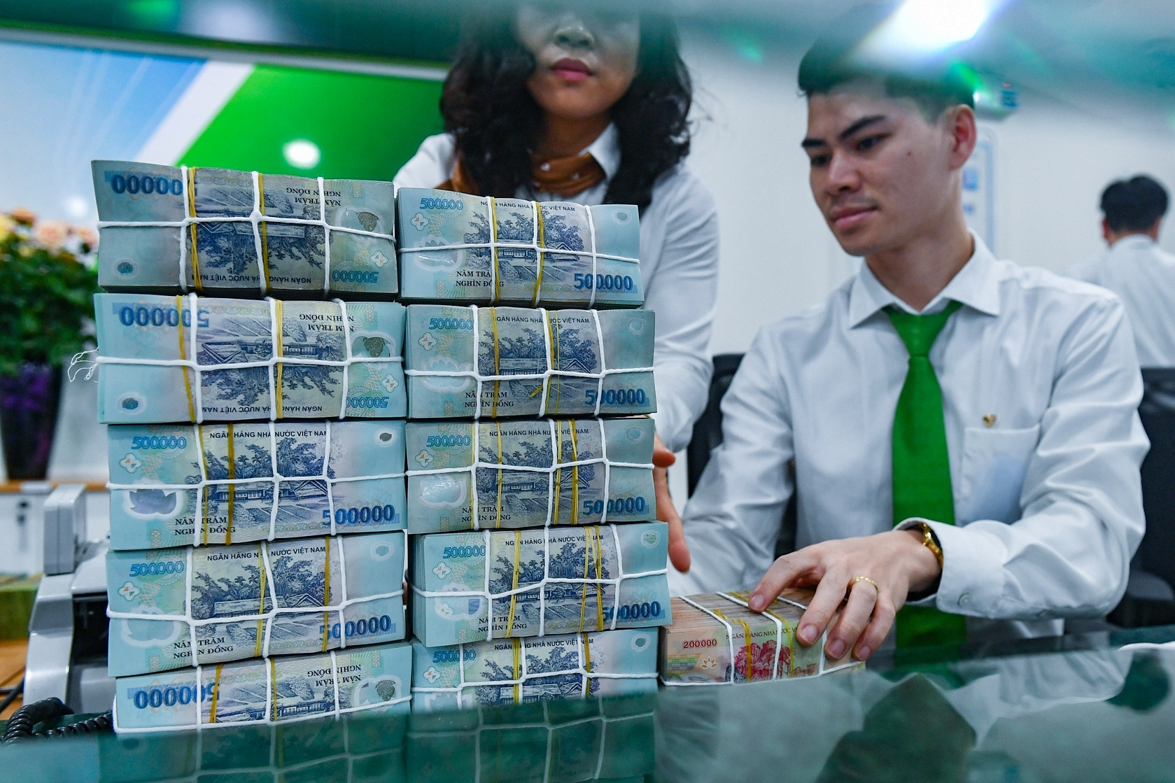Đi tìm “điểm cân bằng” của chính sách tiền tệ