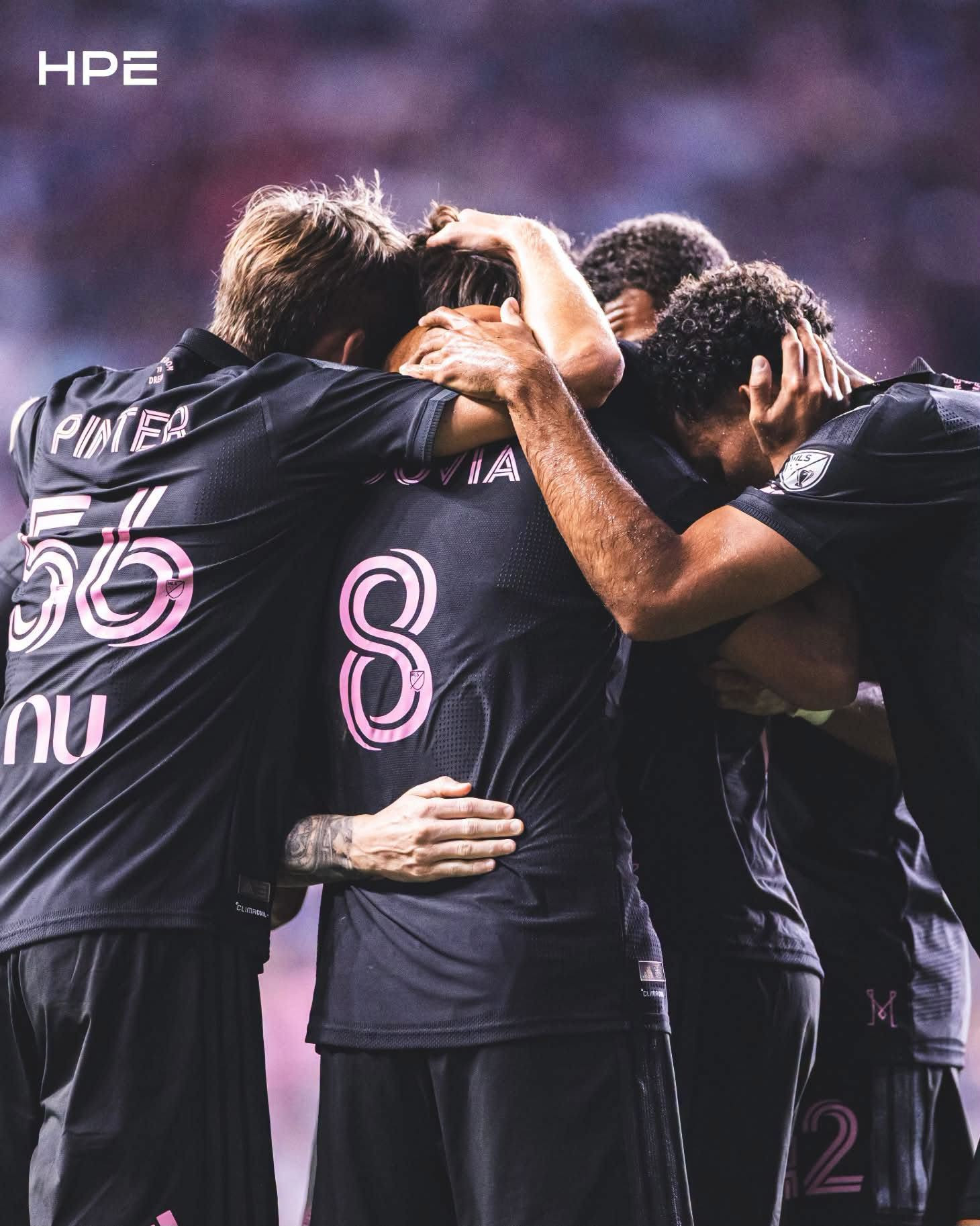 https://static-images.vnncdn.net/vps_images_publish/000001/000003/2026/8/20/messi-inter-miami-1024.jpeg