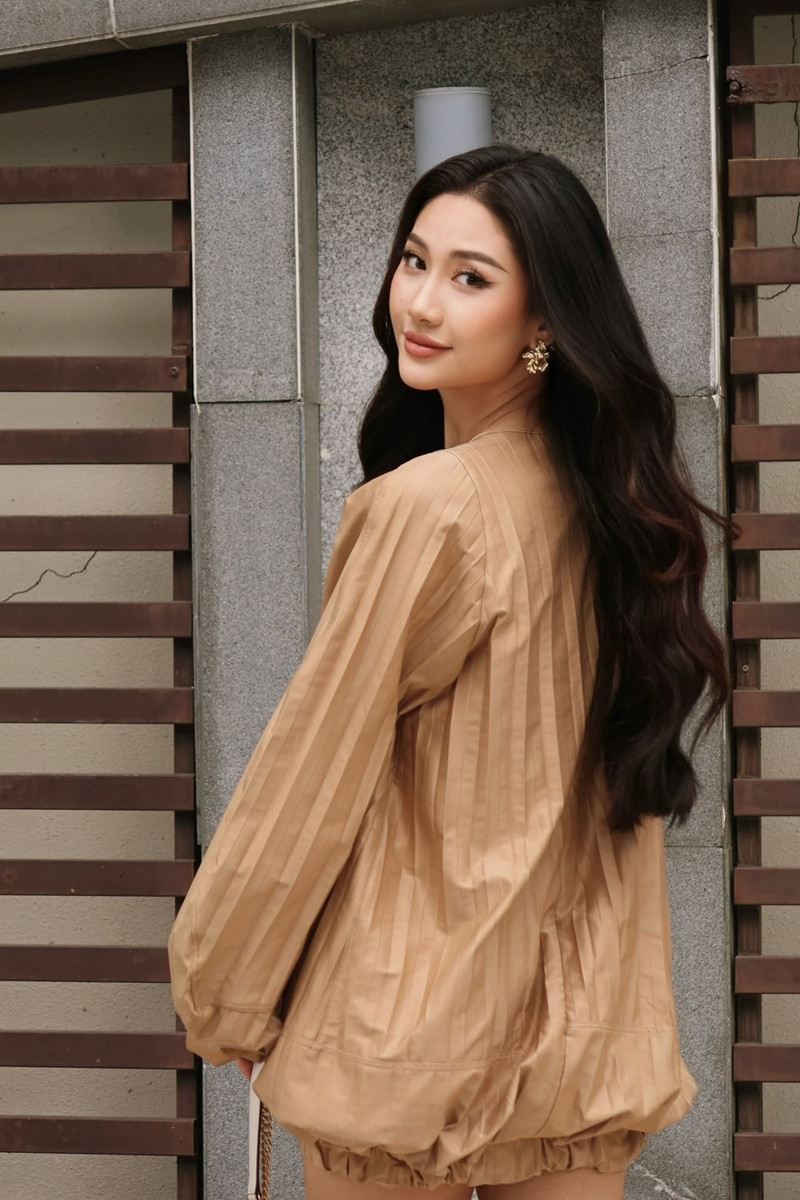 https://static-images.vnncdn.net/vps_images_publish/000001/000003/2026/8/20/phuong-linh-03c-1937.jpg