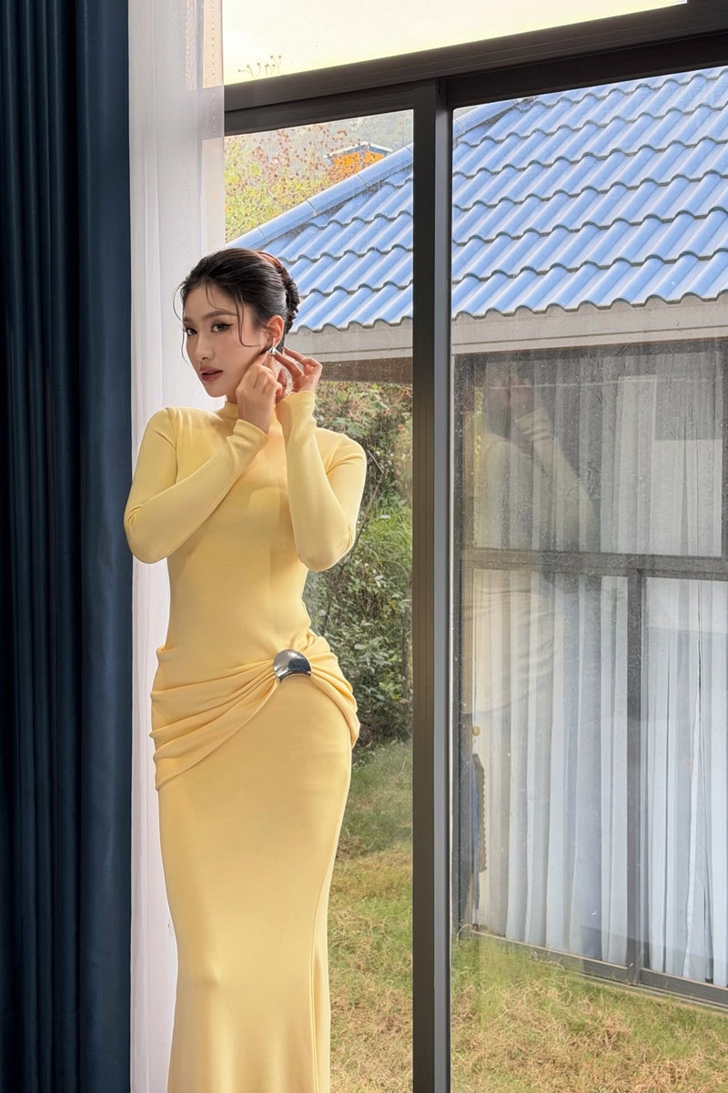 https://static-images.vnncdn.net/vps_images_publish/000001/000003/2026/8/20/phuong-linh-04d-1936.jpg