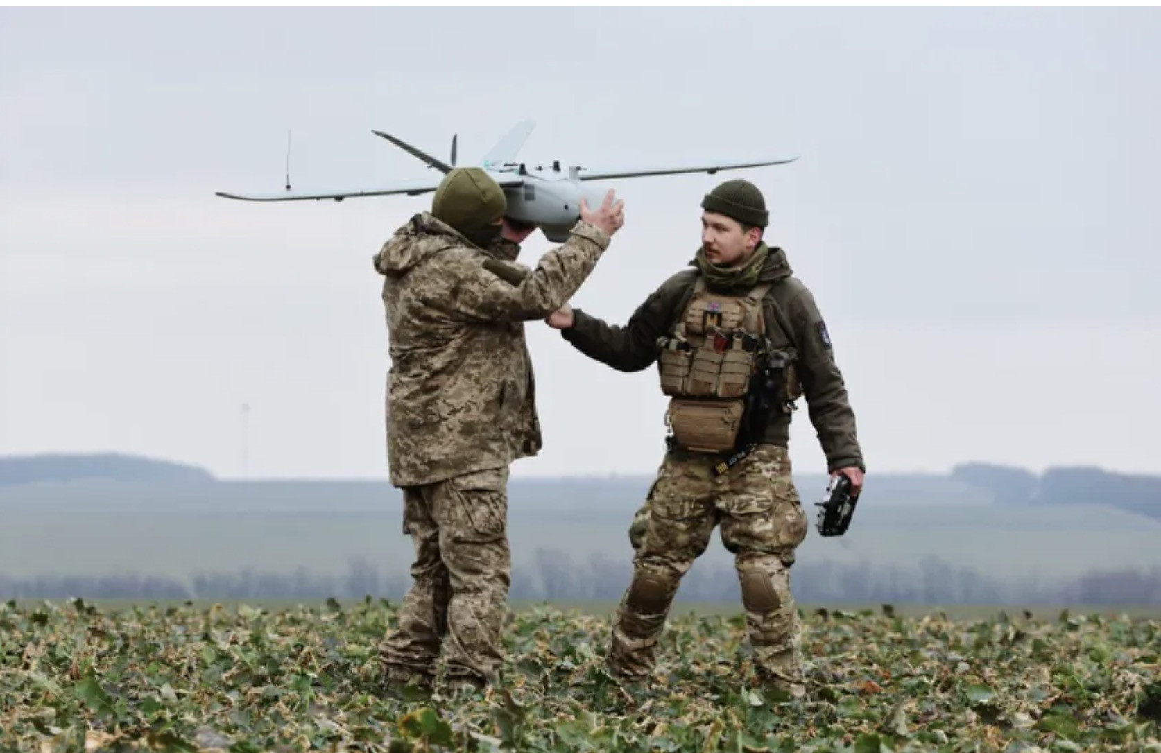 UAV, Quân đội Ukraine đã sử dụng rộng rãi máy bay không người lái (UAV)
EPA-EFE/Shutterstock