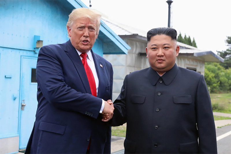 Trump gap Kim Jong Un 2019 Dong A Ilbo.jpg