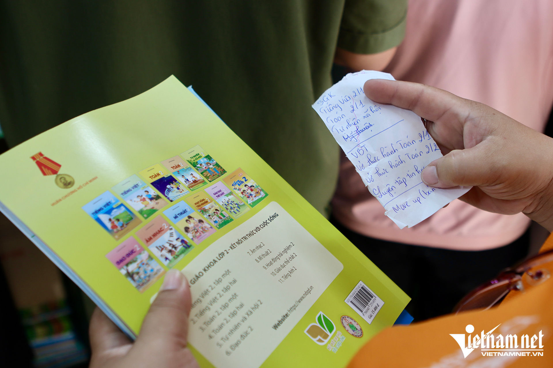 https://static-images.vnncdn.net/vps_images_publish/000001/000003/2026/8/20/w-sach-giao-khoa-014-1808.png