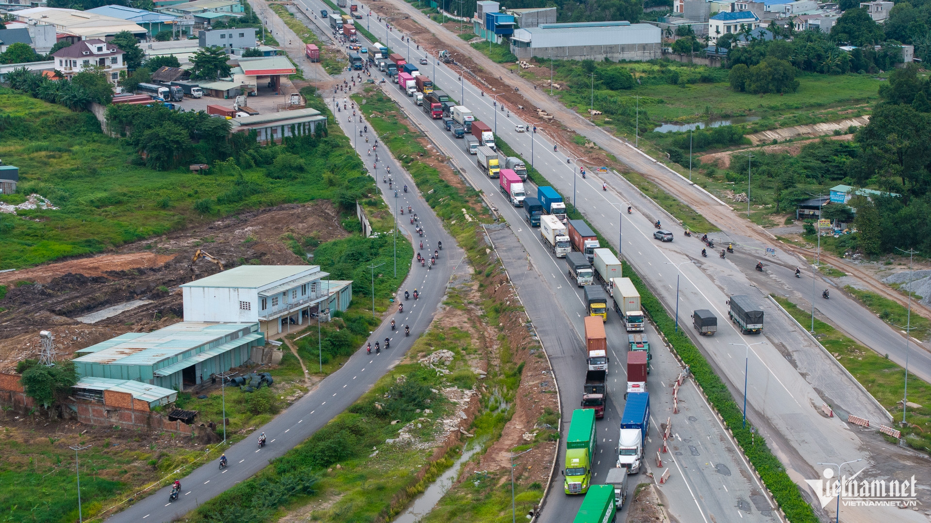 W-Xe máy đi ngược chiều  Tuấn Hùng 58.jpg
