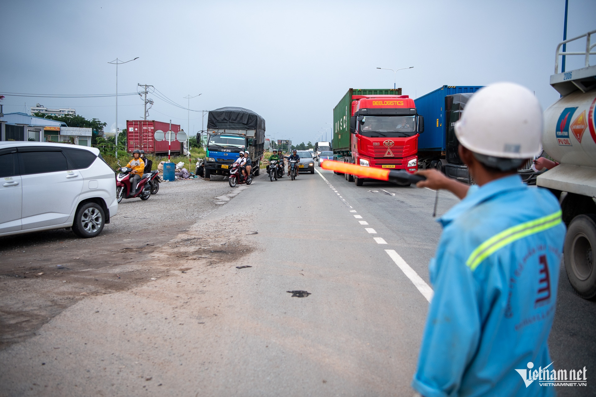 W-Xe máy đi ngược chiều  Tuấn Hùng 63.jpg