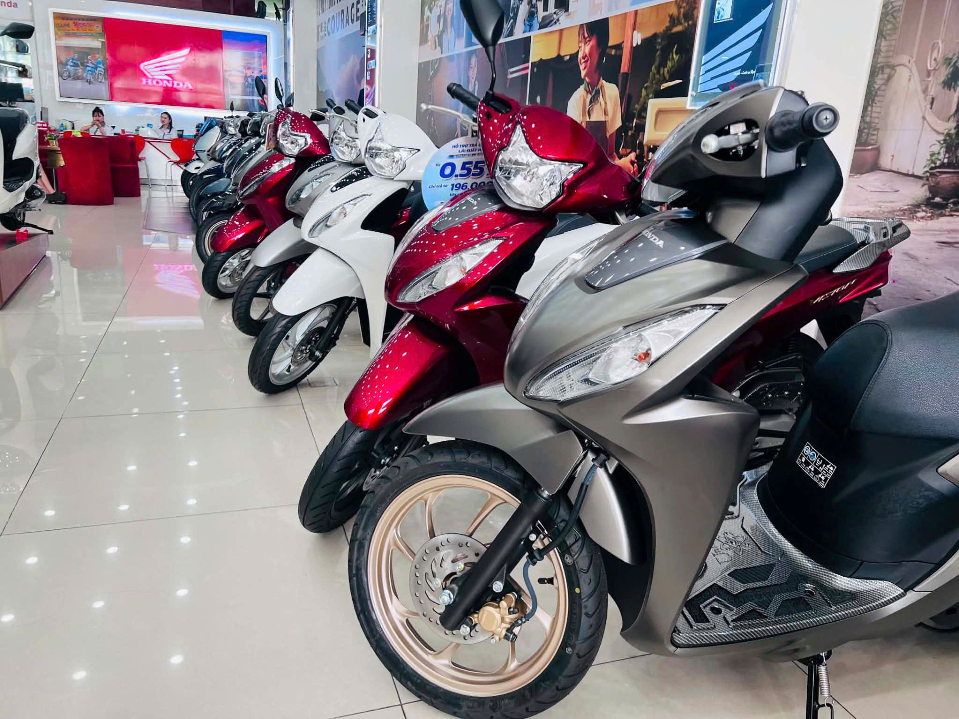 Anh 5. Thi truong xe may Honda VN.jpg
