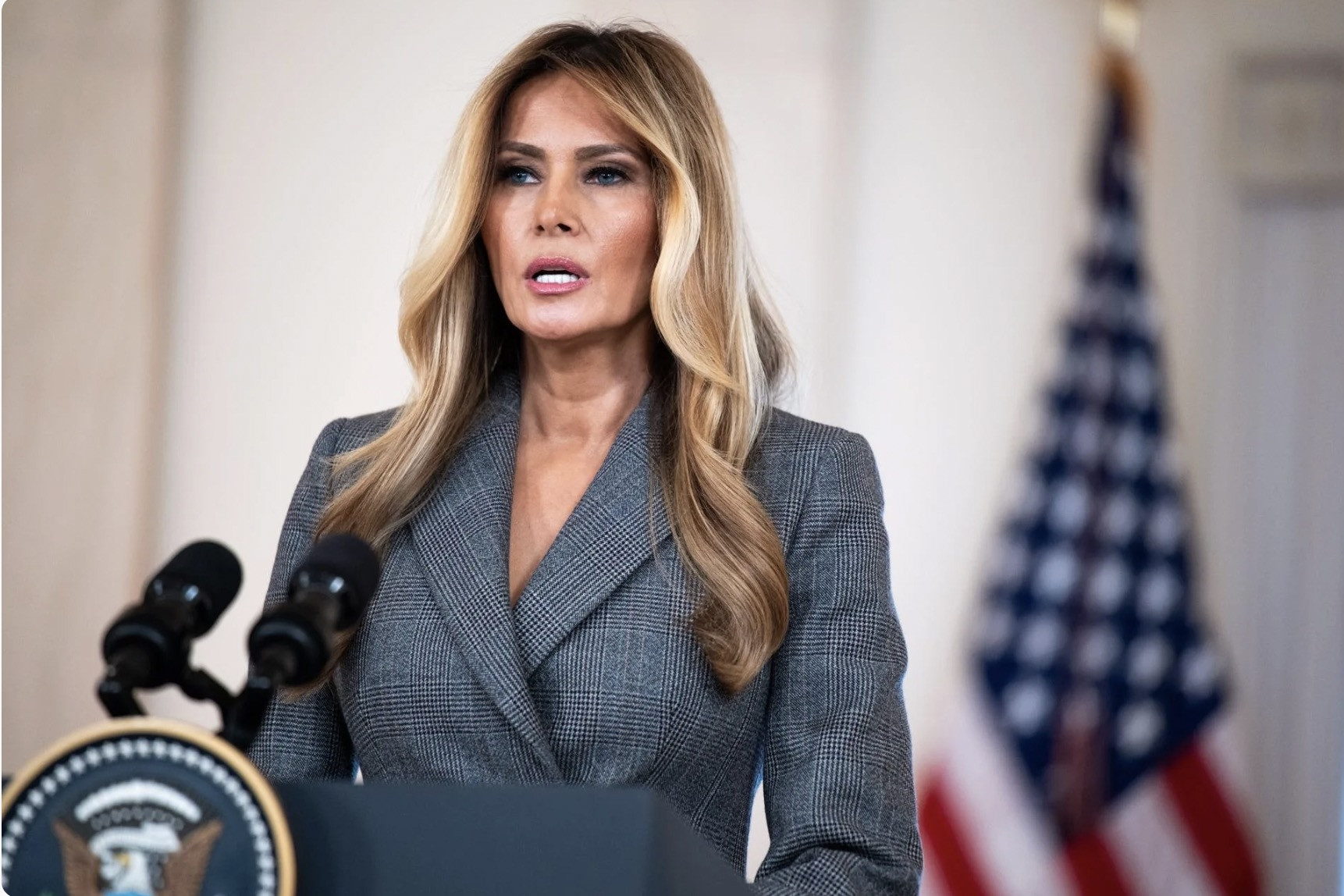 Bà Melania Trump nói đùa về việc 'ở ẩn' hơn một tháng