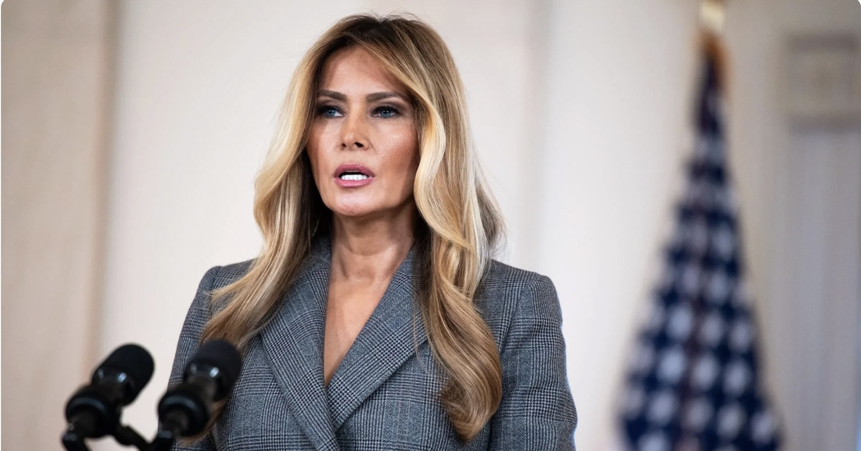 Bà Melania Trump nói đùa về việc &amp;apos;ở ẩn&amp;apos; hơn một tháng