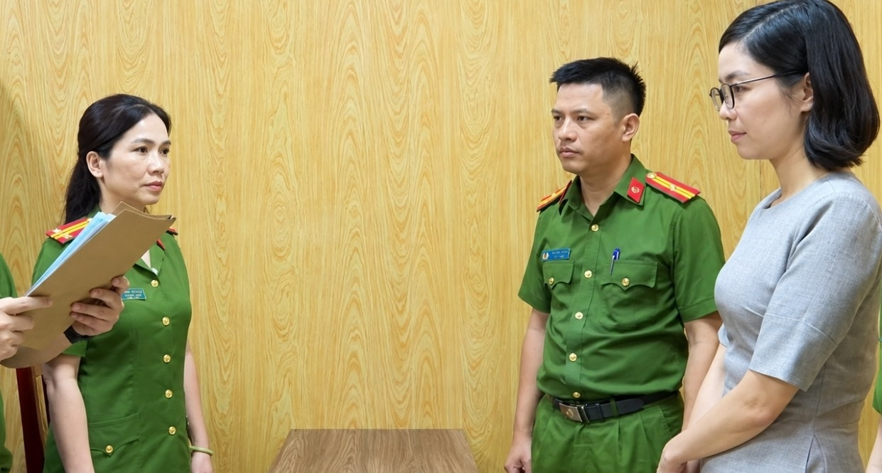 Bắt tạm giam nguyên phó giám đốc ngân hàng chiếm đoạt 6,5 tỷ đồng