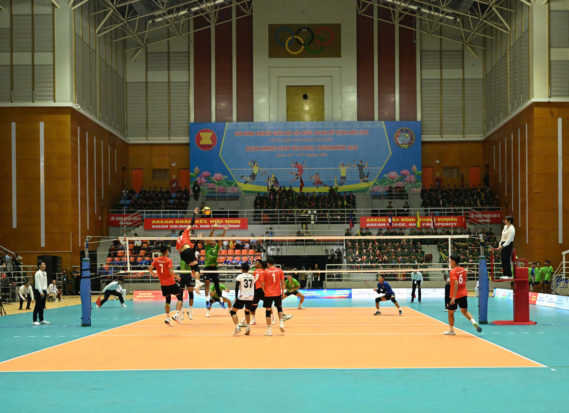 bong chuyen quan doi 2.jpg