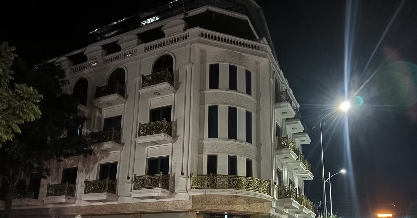 Công an xuất hiện tại trụ sở công ty của Hải Sapa TV