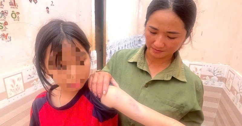 Người dân kể phút lốc xoáy cuốn qua: &amp;apos;Gió rít mạnh, các con tôi hoảng loạn bỏ chạy&amp;apos;