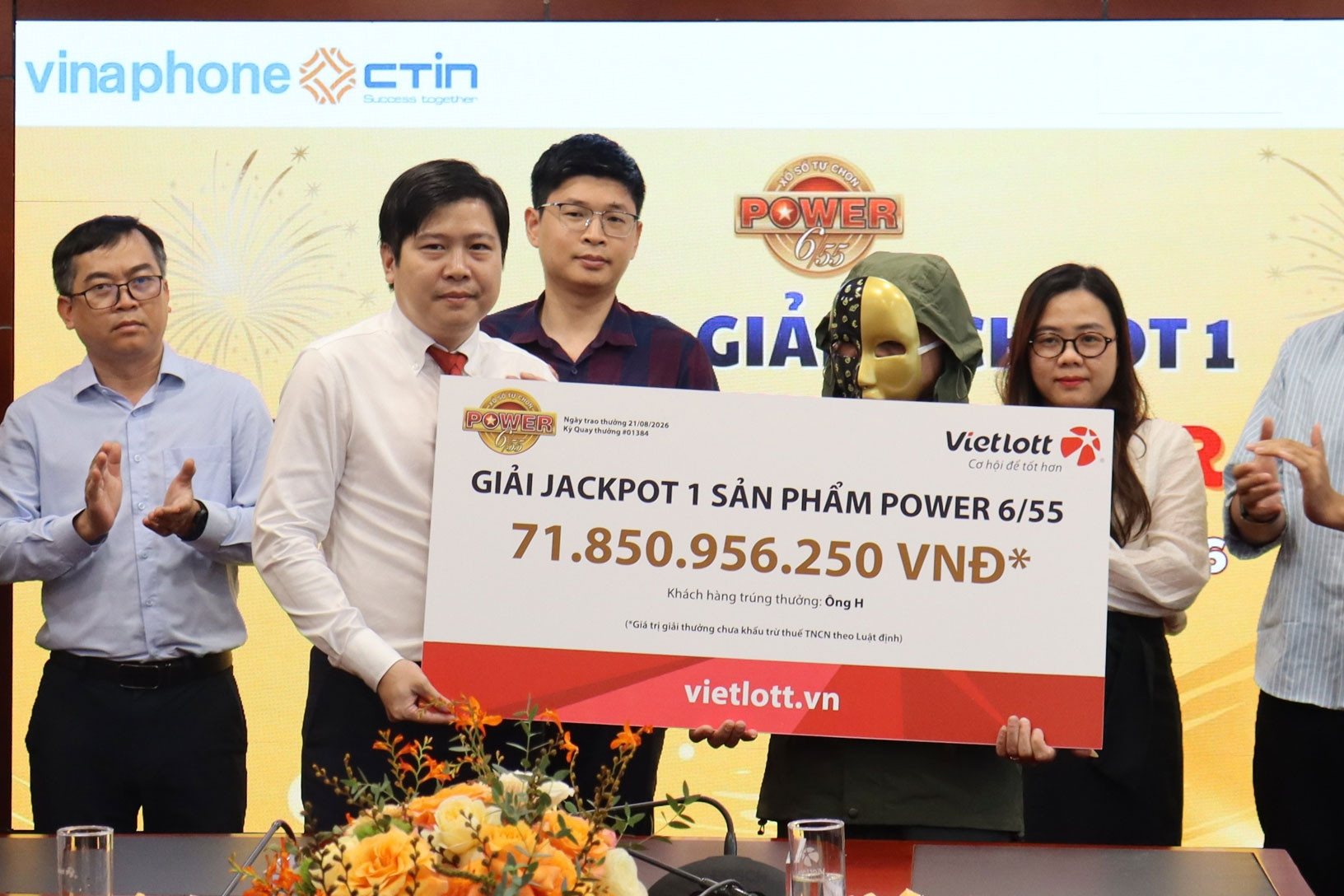 Người đàn ông từng trúng Vietlott 1.103 lần, nay lại 'ẵm' giải gần 72 tỷ đồng