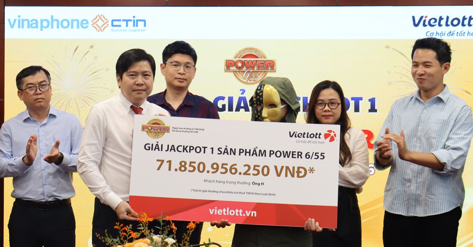 Người đàn ông từng trúng Vietlott 1.103 lần, nay lại &amp;apos;ẵm&amp;apos; giải gần 72 tỷ đồng