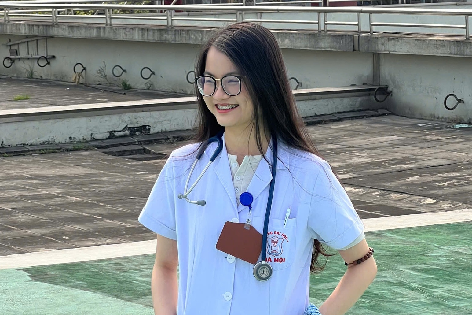 Nữ sinh chuyên Toán vừa đủ điểm đỗ Y Hà Nội, 6 năm sau thành thủ khoa đầu ra