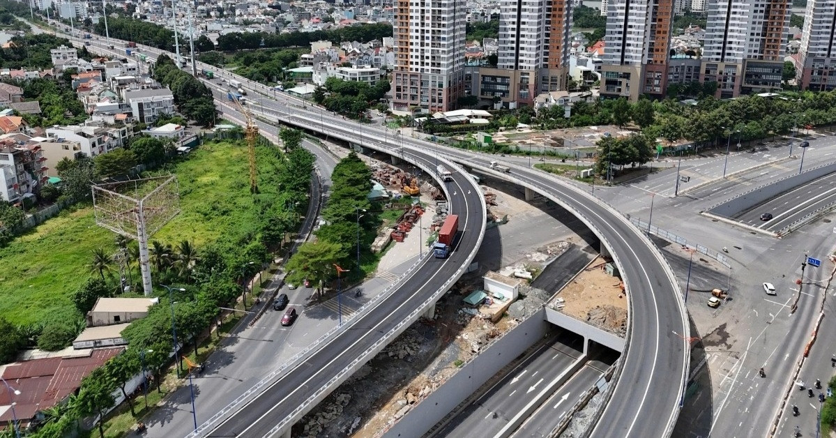 Nút giao An Phú thông thêm nhánh cầu, luồng xe ra vào Cát Lái thoát cảnh ùn tắc