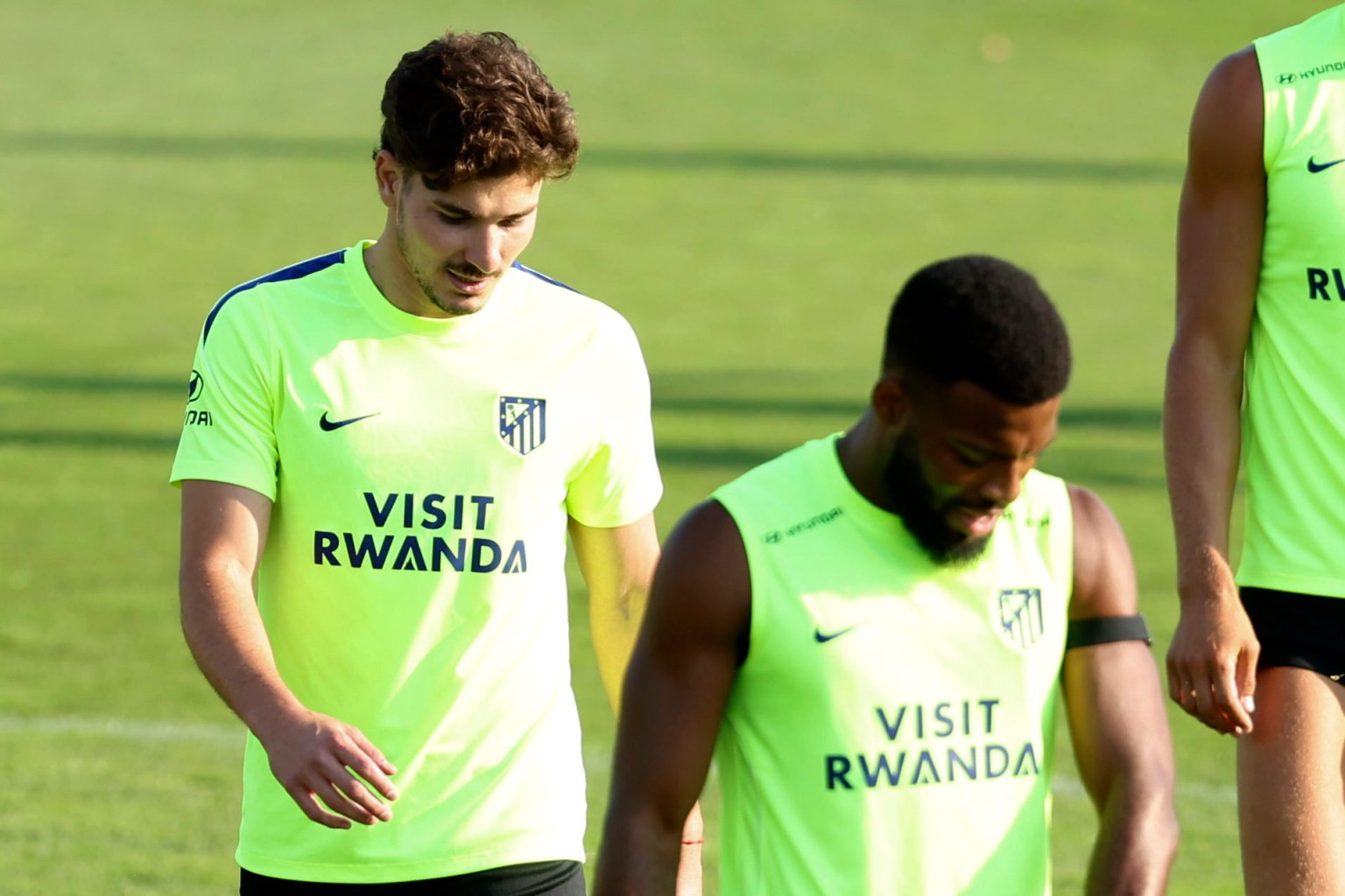 www_thesun_co_uk thomas lemar r attend training 1100733286 (1).jpg