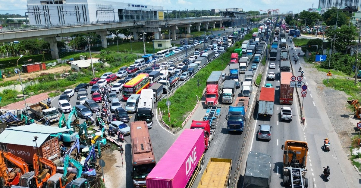 TPHCM dồn lực chống ùn tắc cửa ngõ, metro và xe buýt hợp sức chia tải dịp 2/9