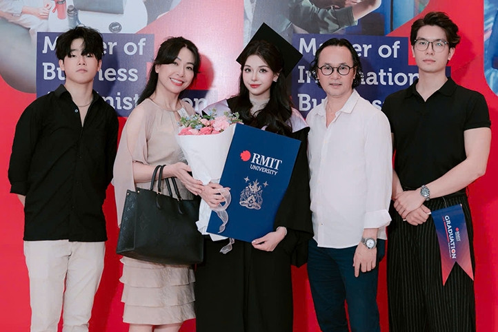 Ca sĩ Thùy Dung vỡ òa tin vui bất ngờ và niềm tự hào về 3 người con