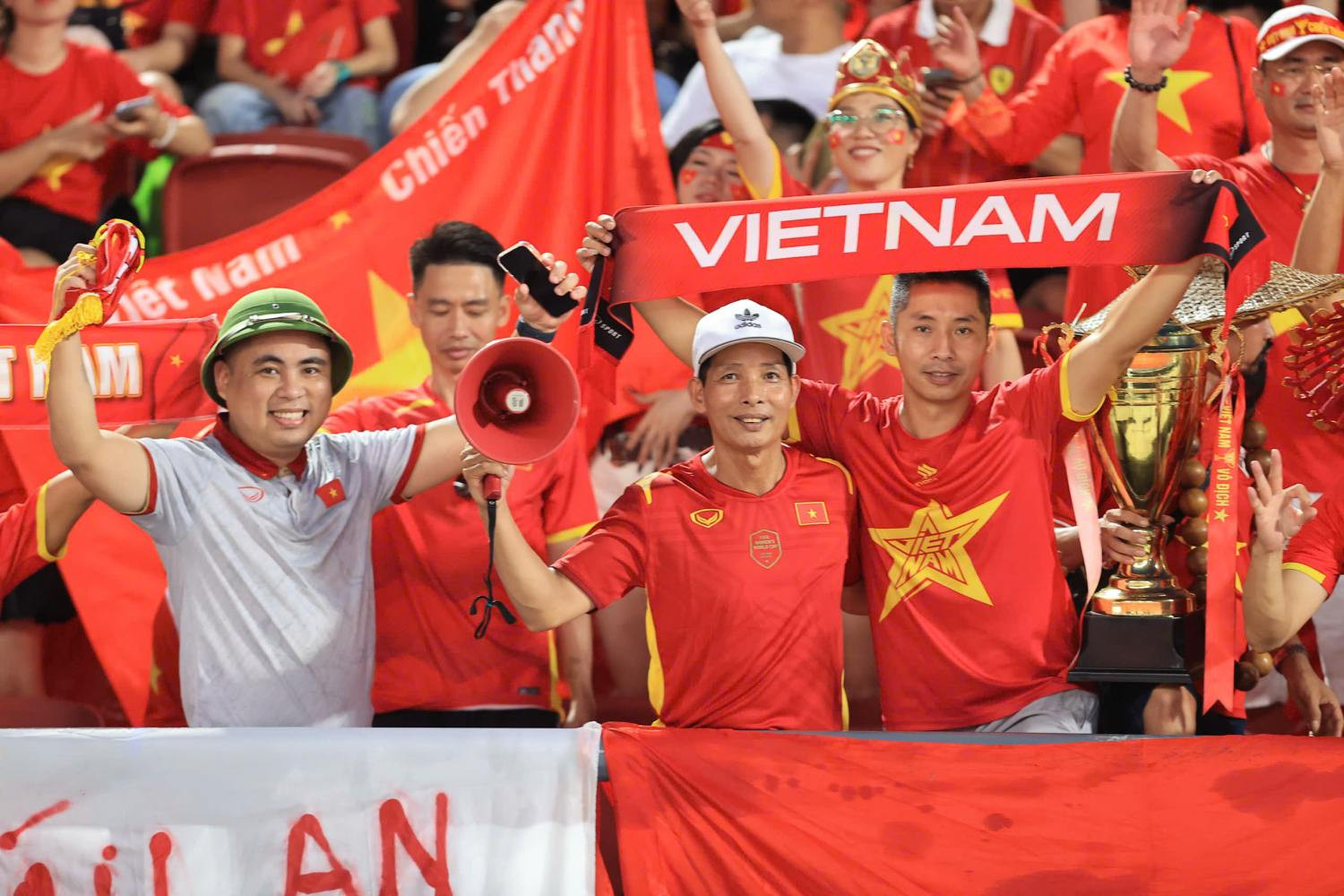 https://vms-files.vietnamnet.vn/vps_images_publish/000001/000003/2026/8/22/cdv-viet-nam-4-2935.jpg