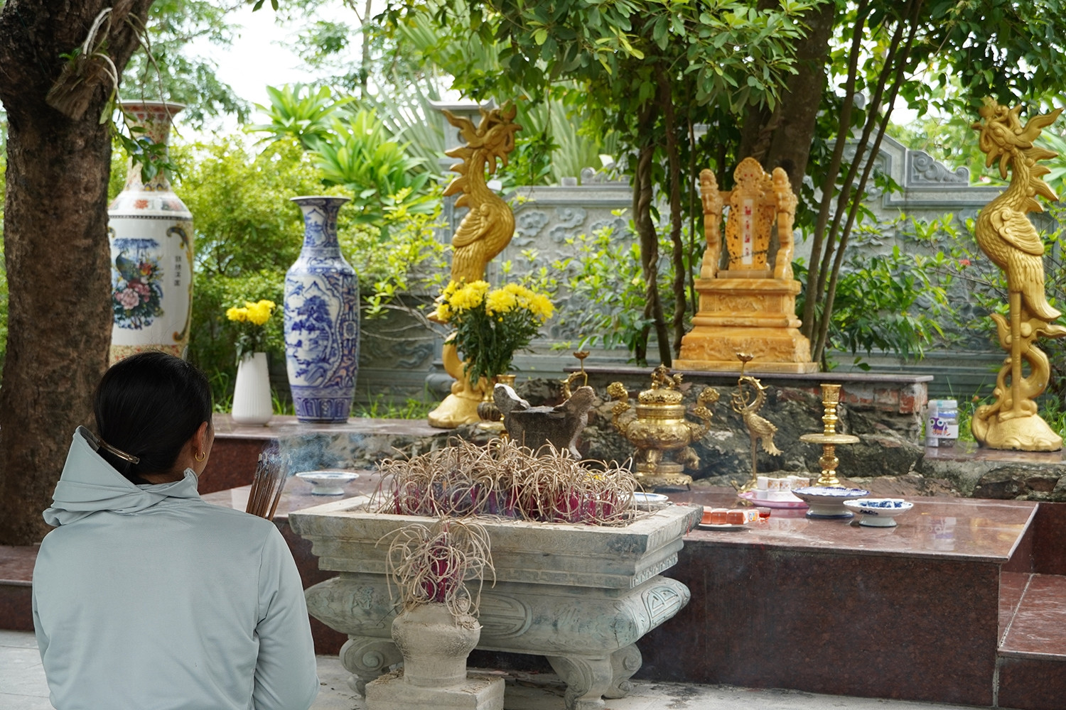 Chuyện ly kỳ về khối đá linh thiêng giữa vùng quê xứ Nghệ