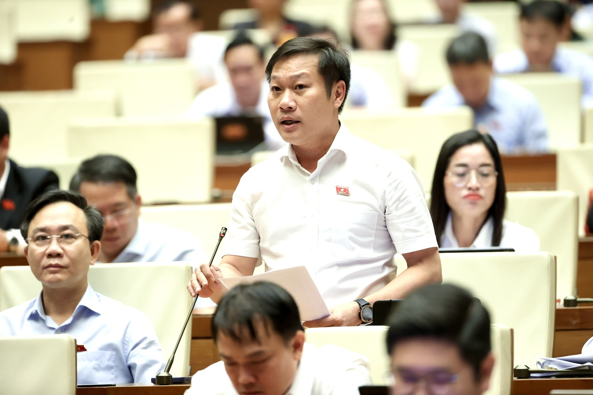 Đề nghị tăng lương để công chức, viên chức đủ sống bằng chính đồng lương của mình