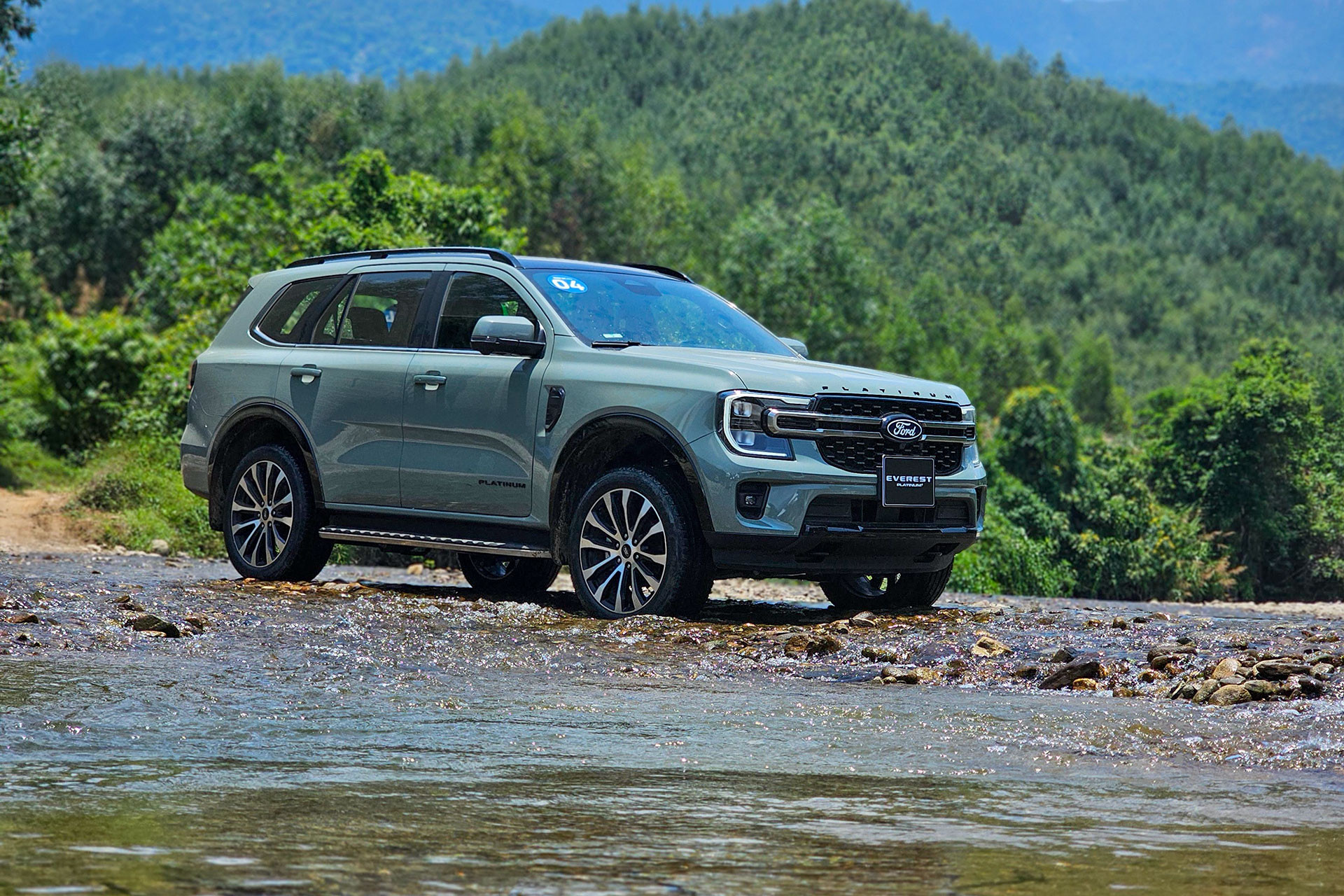 Ford Everest 2026 (1).jpg