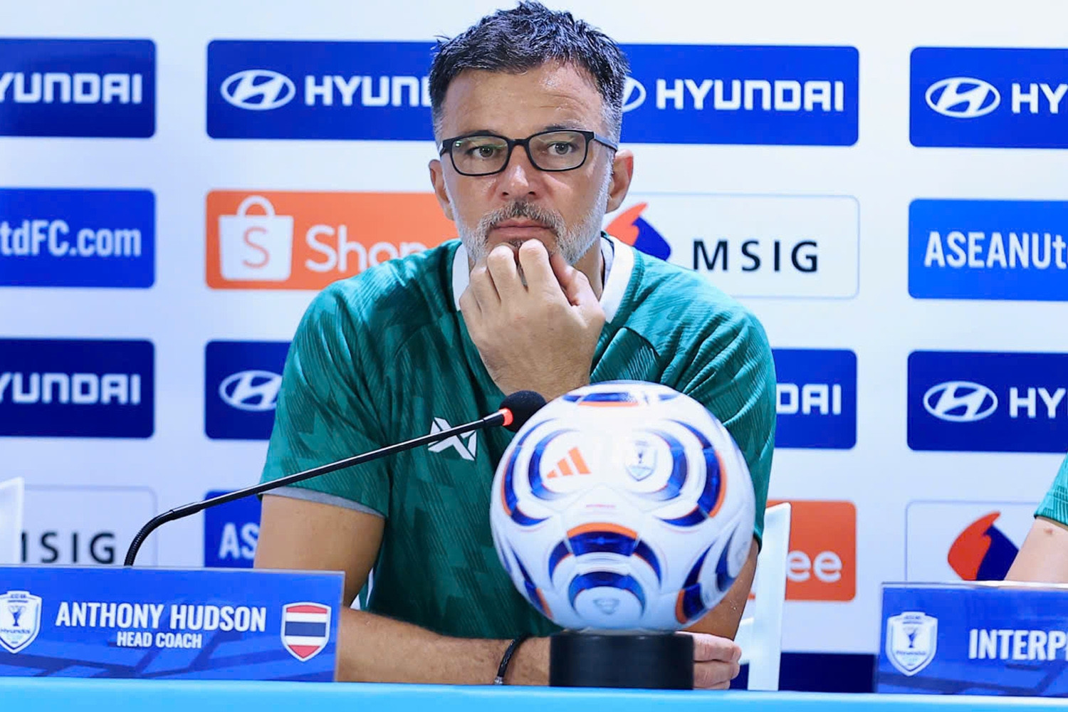 HLV Thái Lan lý giải nguyên nhân thua tuyển Việt Nam 0-2