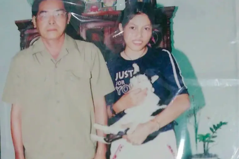 Hơn 20 mùa Vu Lan xa cha, con gái vẫn nhớ màu áo xanh năm nào