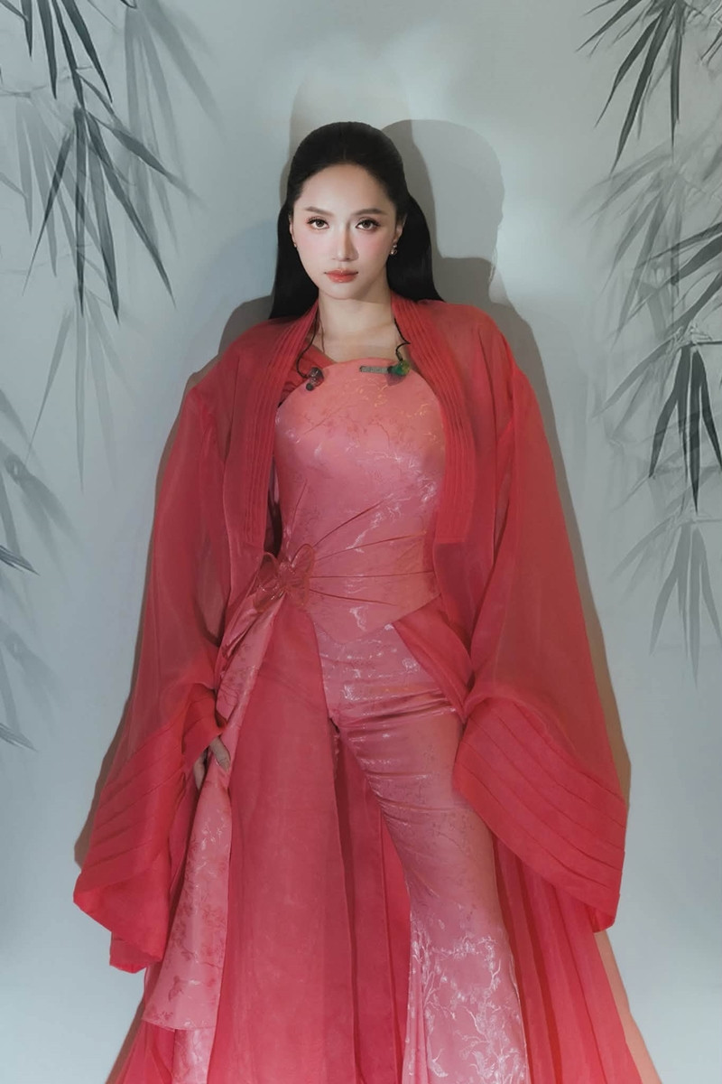 https://static-images.vnncdn.net/vps_images_publish/000001/000003/2026/8/22/huong-giang-06-318.jpg
