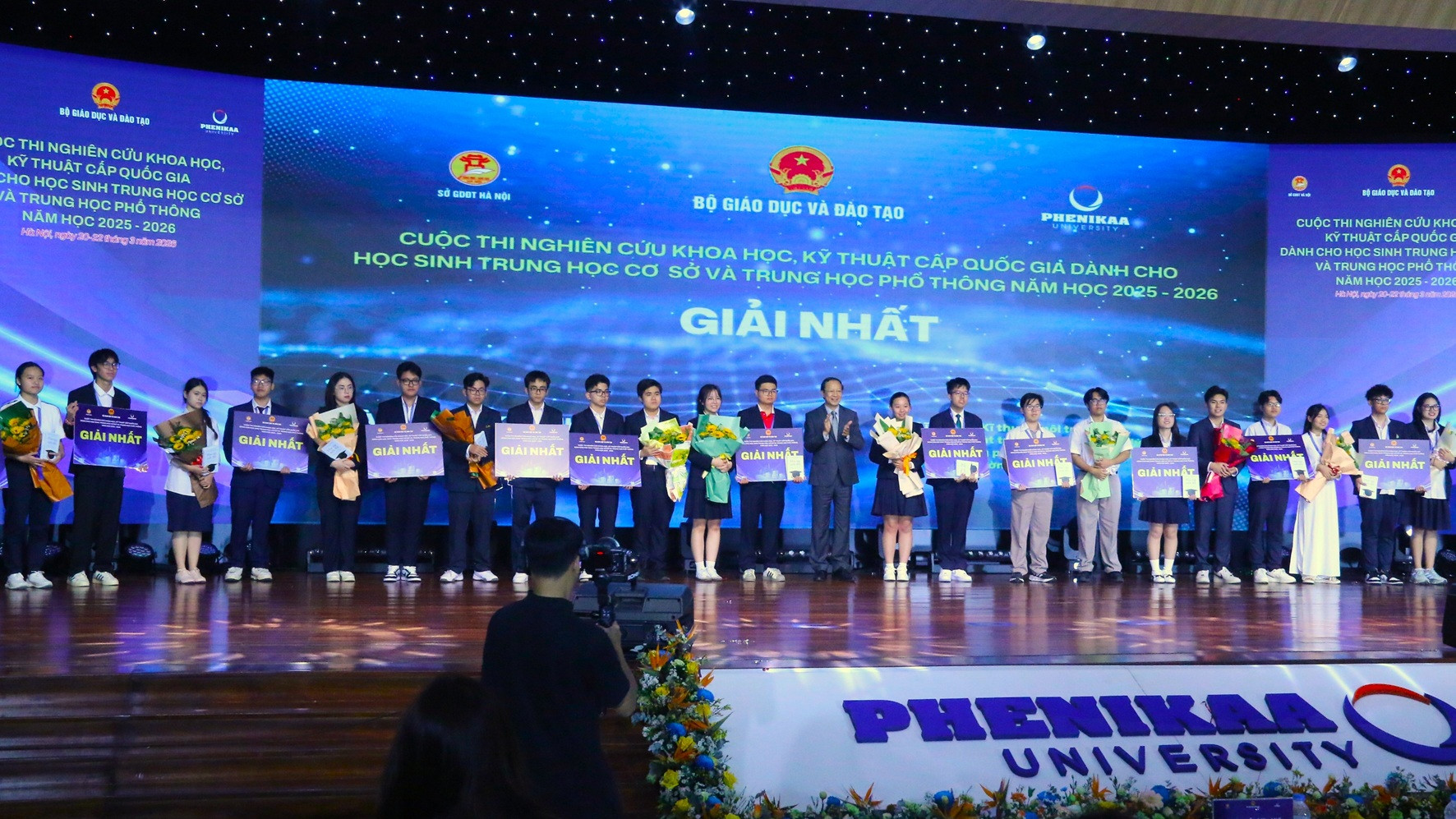 Khoa học kỹ thuật.JPG
