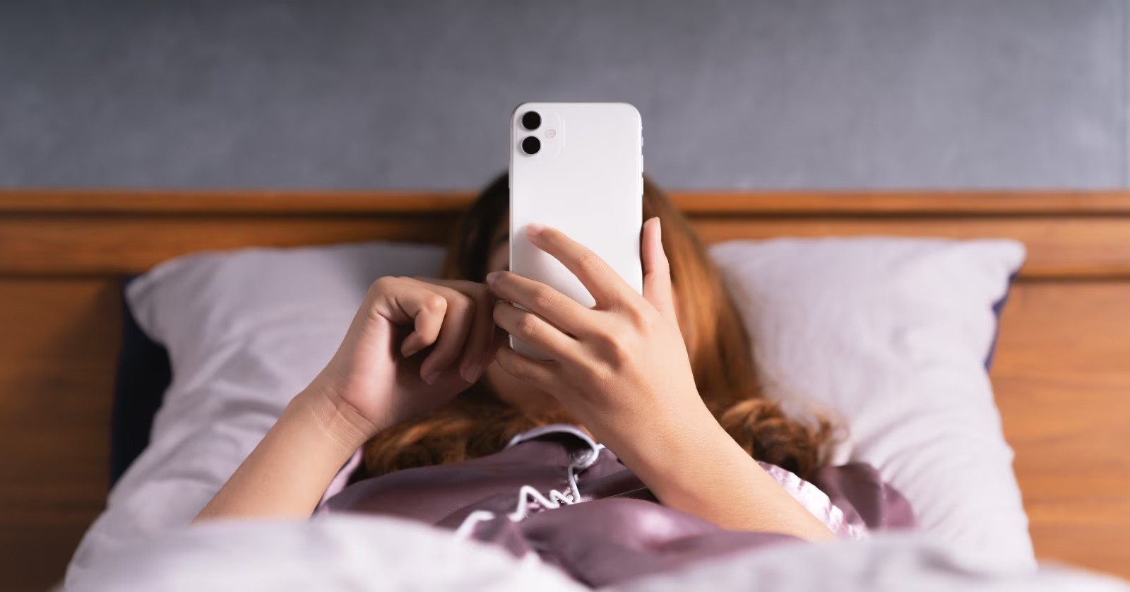 Lợi ích bất ngờ khi không chạm vào điện thoại trong một giờ ngay sau khi ngủ dậy