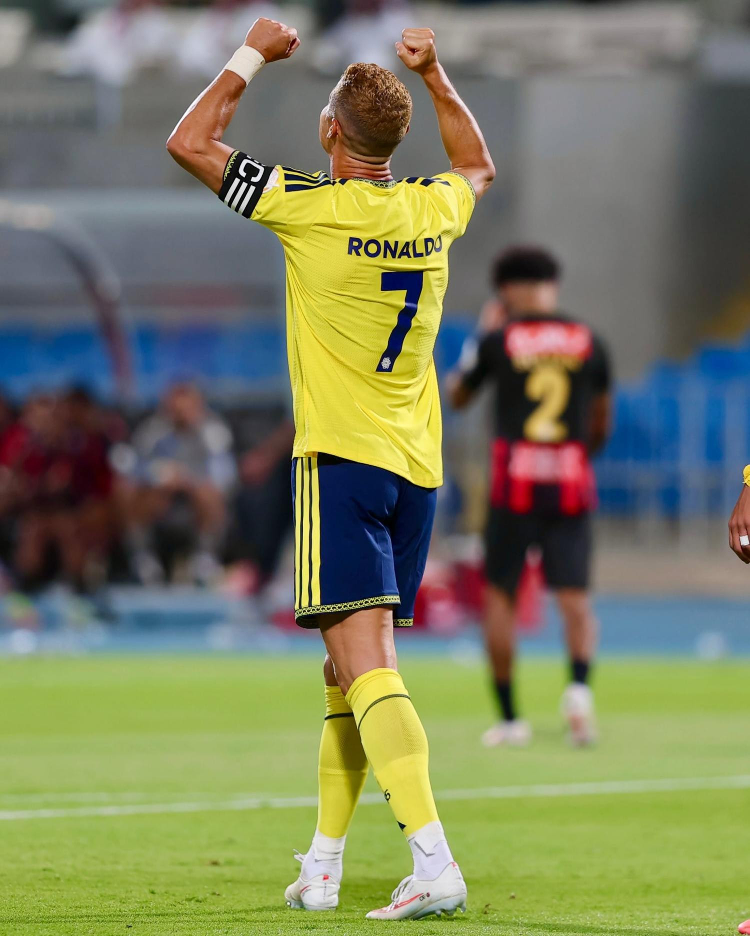https://static-images.vnncdn.net/vps_images_publish/000001/000003/2026/8/22/ronaldo-al-nassr-2-96.jpg