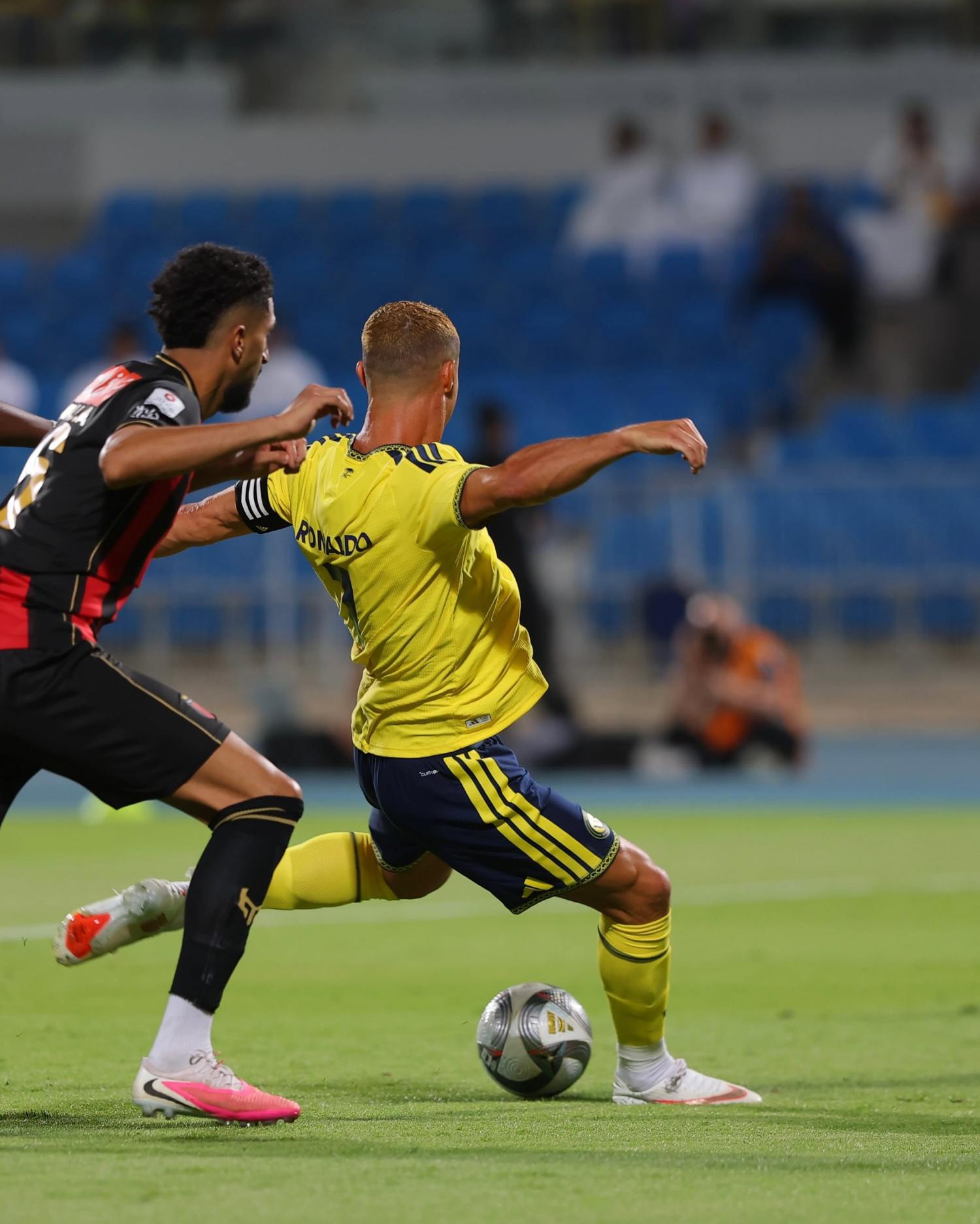 https://static-images.vnncdn.net/vps_images_publish/000001/000003/2026/8/22/ronaldo-al-nassr-6-93.jpg