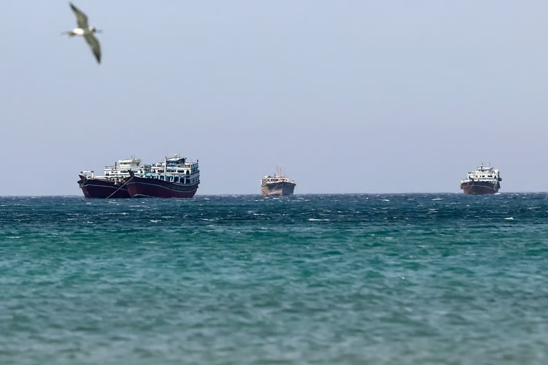 tau hang o Hormuz EPA.jpg