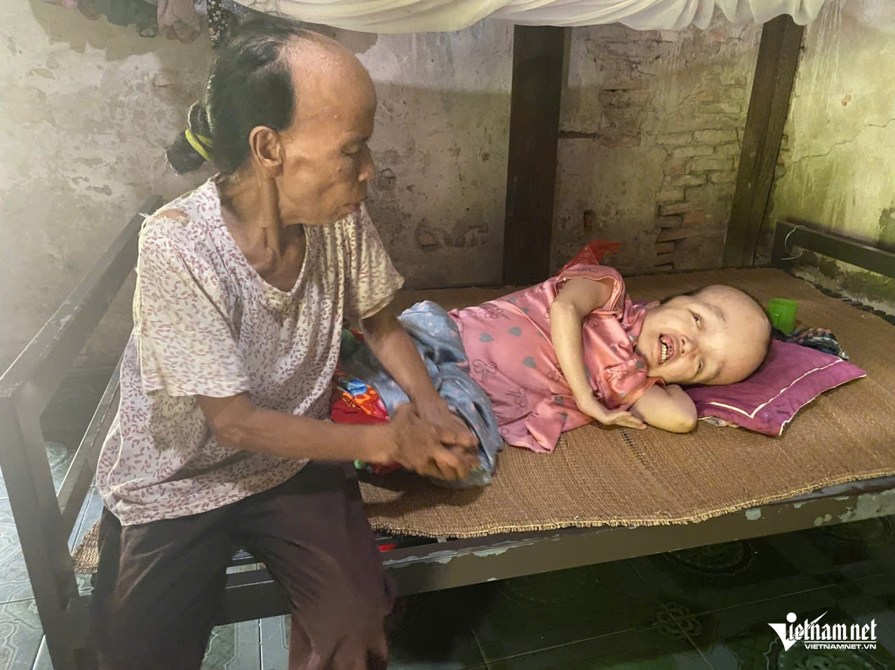 W-a Bà Hồng1.jpg