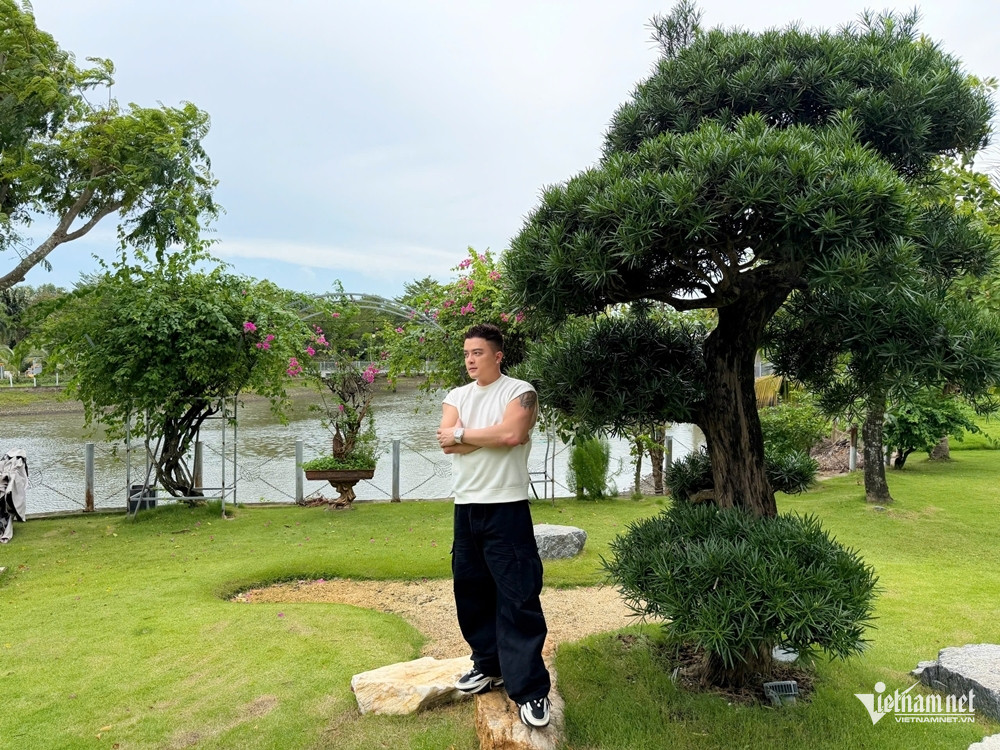 https://static-images.vnncdn.net/vps_images_publish/000001/000003/2026/8/22/w-cao-thai-son-1003-2874.jpg