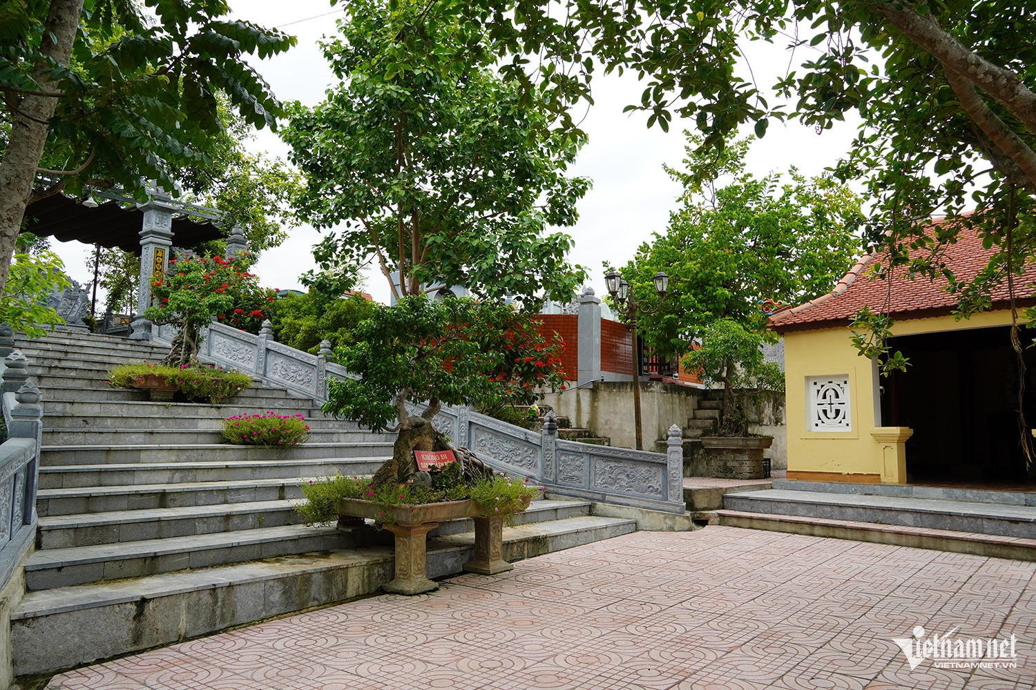 W-Đền cô đá.JPG.jpg