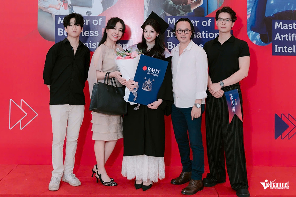 W-Thuy Dung 04.jpg