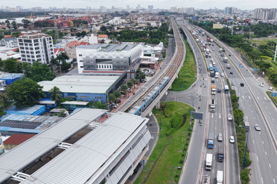 Diện mạo 8 thang máy tại các cầu vượt bộ hành dọc tuyến metro số 1
