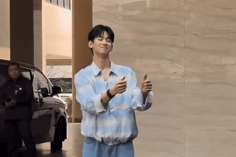 Diễn viên Kim Soo Hyun “Nữ hoàng nước mắt“ gày gò, hốc hác