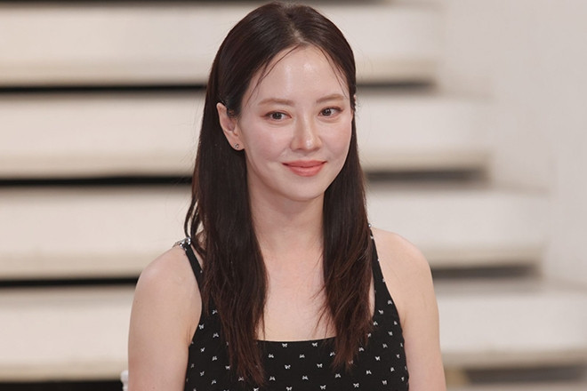 Ngôi sao Song Ji Hyo trẻ trung U50, bất ngờ dành lời khen cho Lê Dương Bảo Lâm