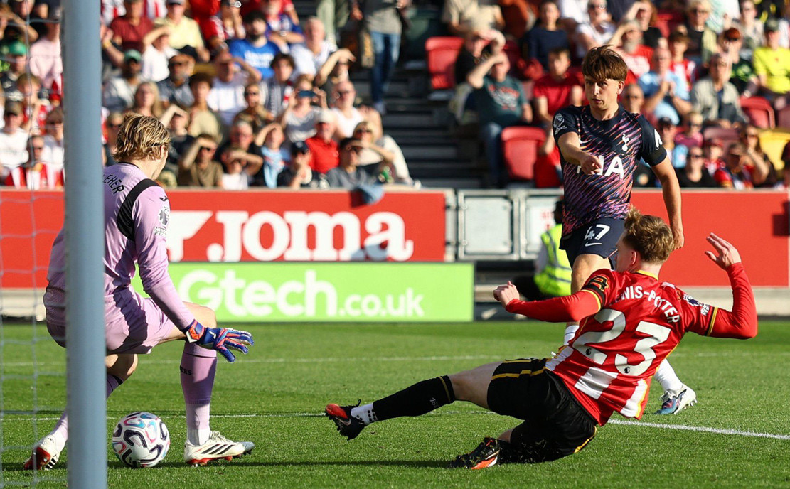 resources_premierleague_pulselive_com 2026 08 22T174234Z_1071810526_UP1EM8M1D6W5C_RTRMADP_3_SOCCER ENGLAND BRE TOT (2).jpg