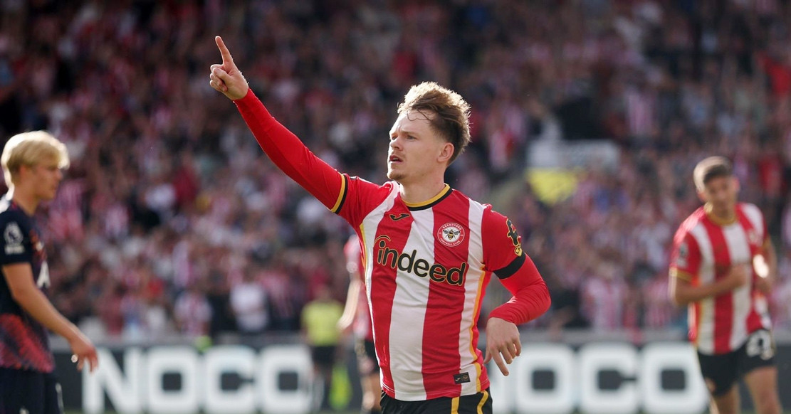 Tottenham thua thảm Brentford dù vung tiền chuyển nhượng