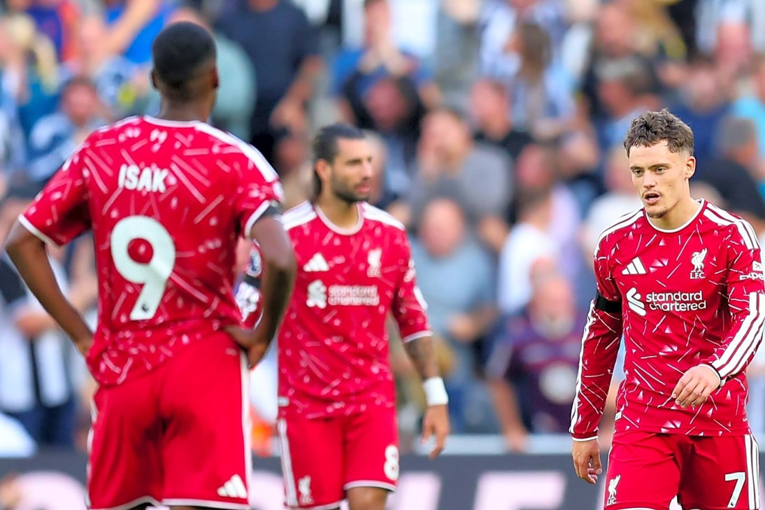 Bộ đôi đắt giá nhất Liverpool bị chỉ trích thẳng mặt