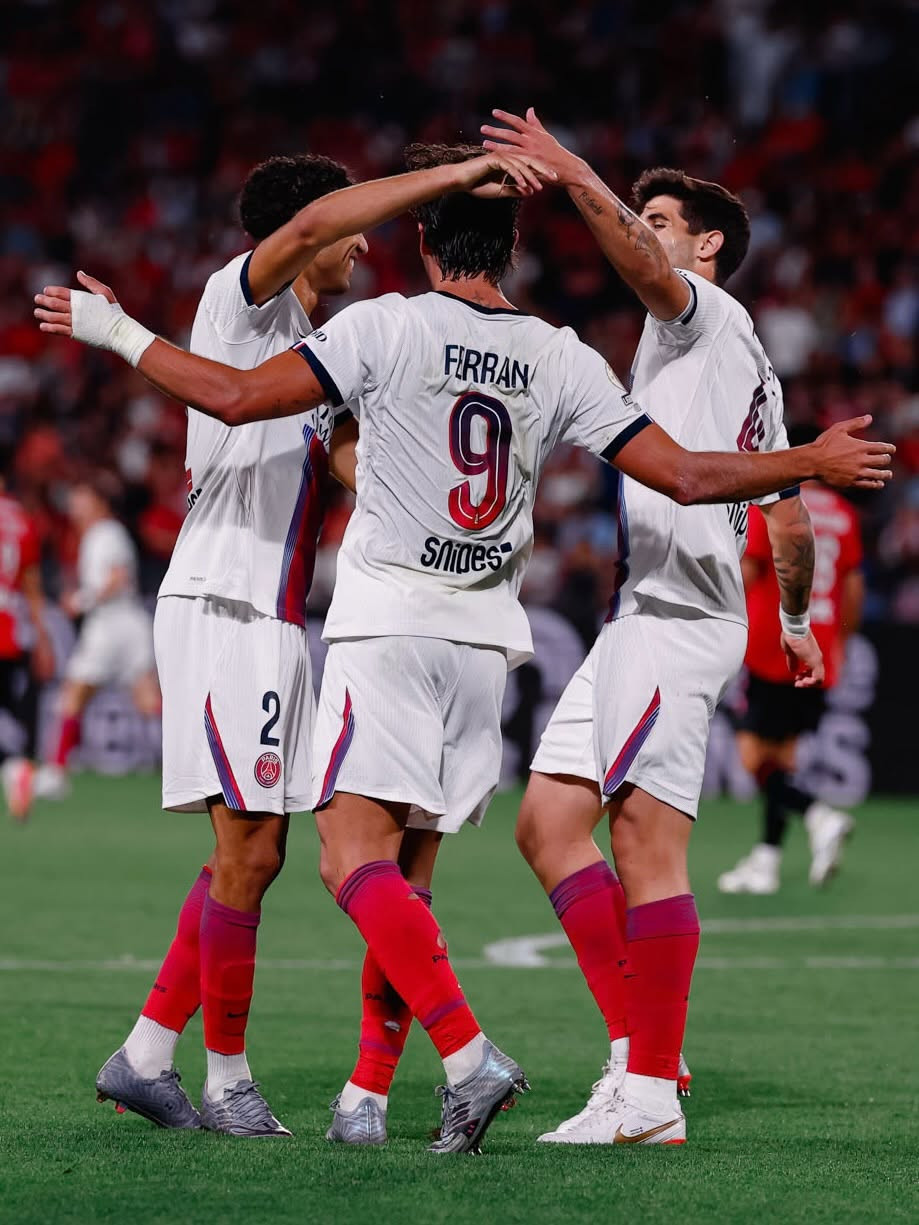 https://static-images.vnncdn.net/vps_images_publish/000001/000003/2026/8/24/ferran-torres-1-261.jpg