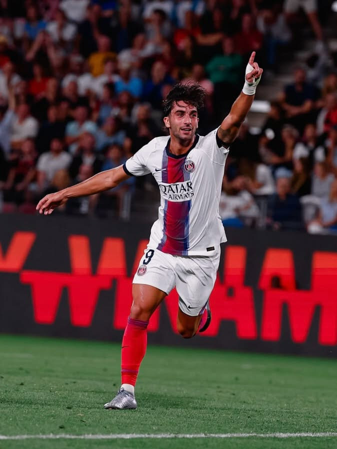 https://static-images.vnncdn.net/vps_images_publish/000001/000003/2026/8/24/ferran-torres-259.jpg