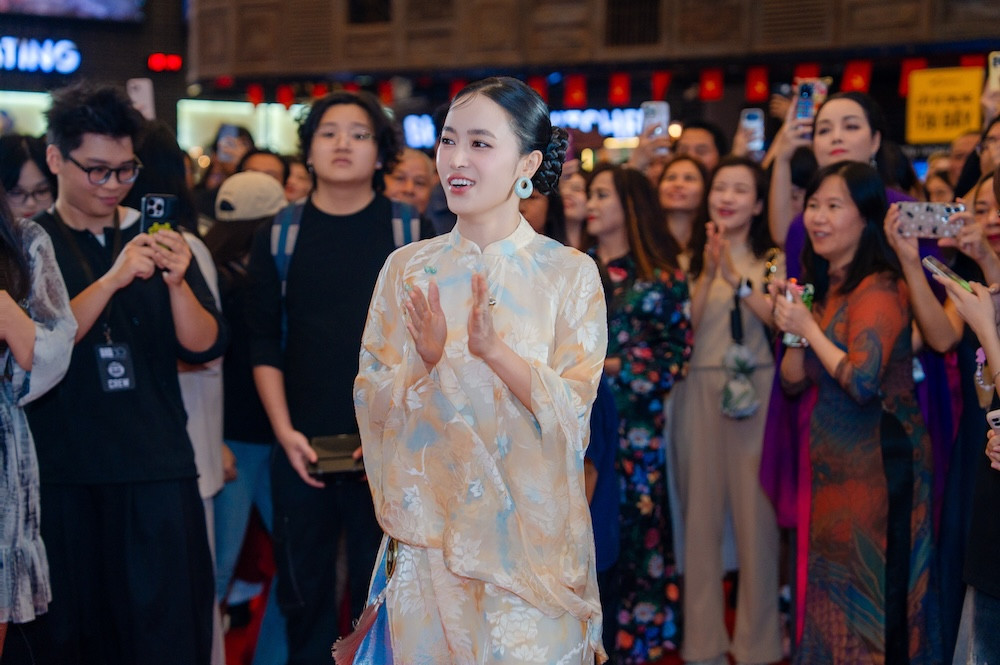 https://static-images.vnncdn.net/vps_images_publish/000001/000003/2026/8/24/ho-linh-kt75-1236.jpg