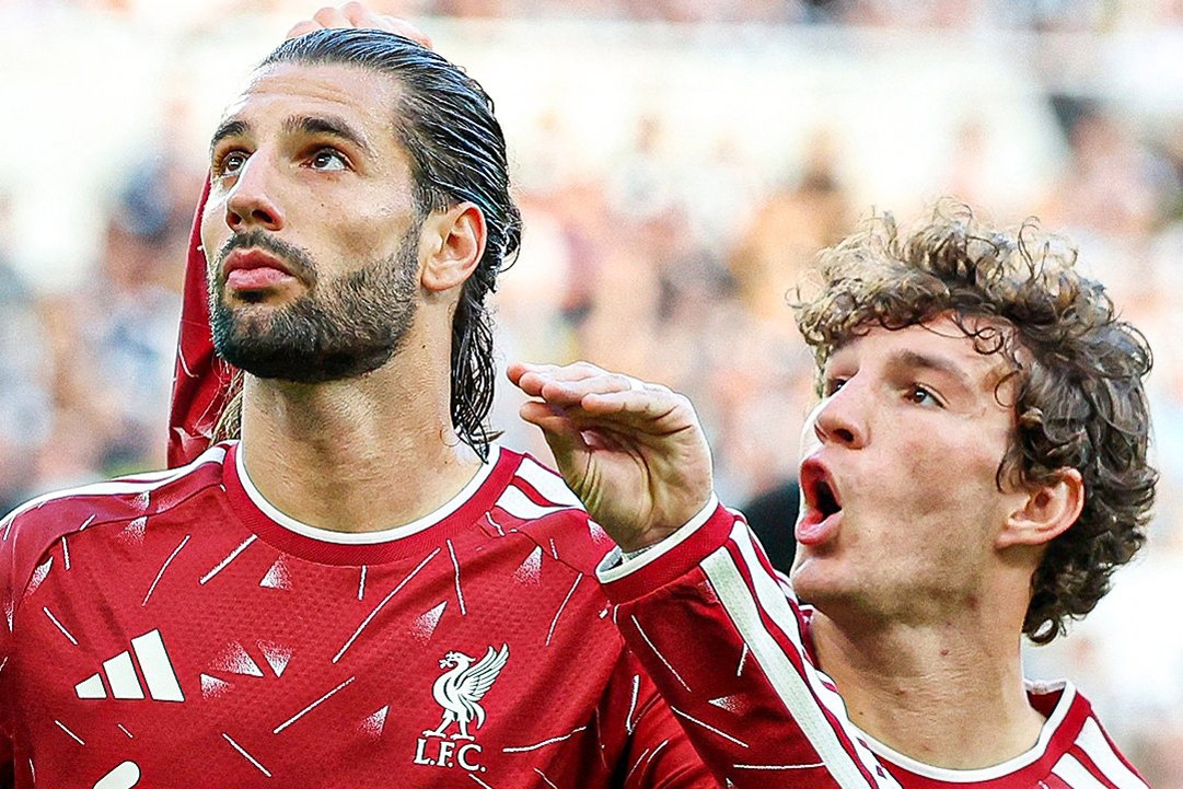 Liverpool thoát thua Newcastle phút bù giờ