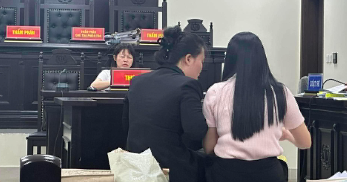 Nữ cựu cán bộ ở Hà Nội bị cáo buộc tham ô 4 triệu đồng, tòa hủy án để điều tra lại
